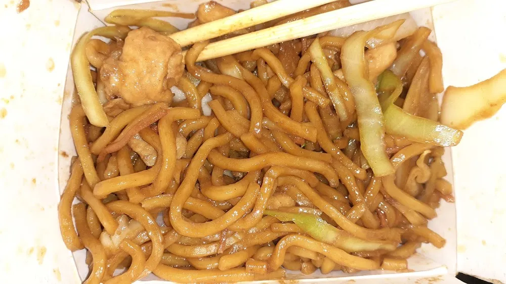 Chicken Lo Mein
